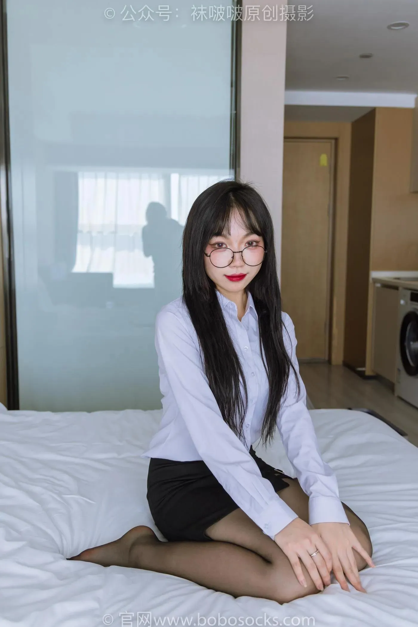 [BoBoSocks袜啵啵]NO.185 周周-ol制服、高跟鞋、黑丝 [140P]插图5